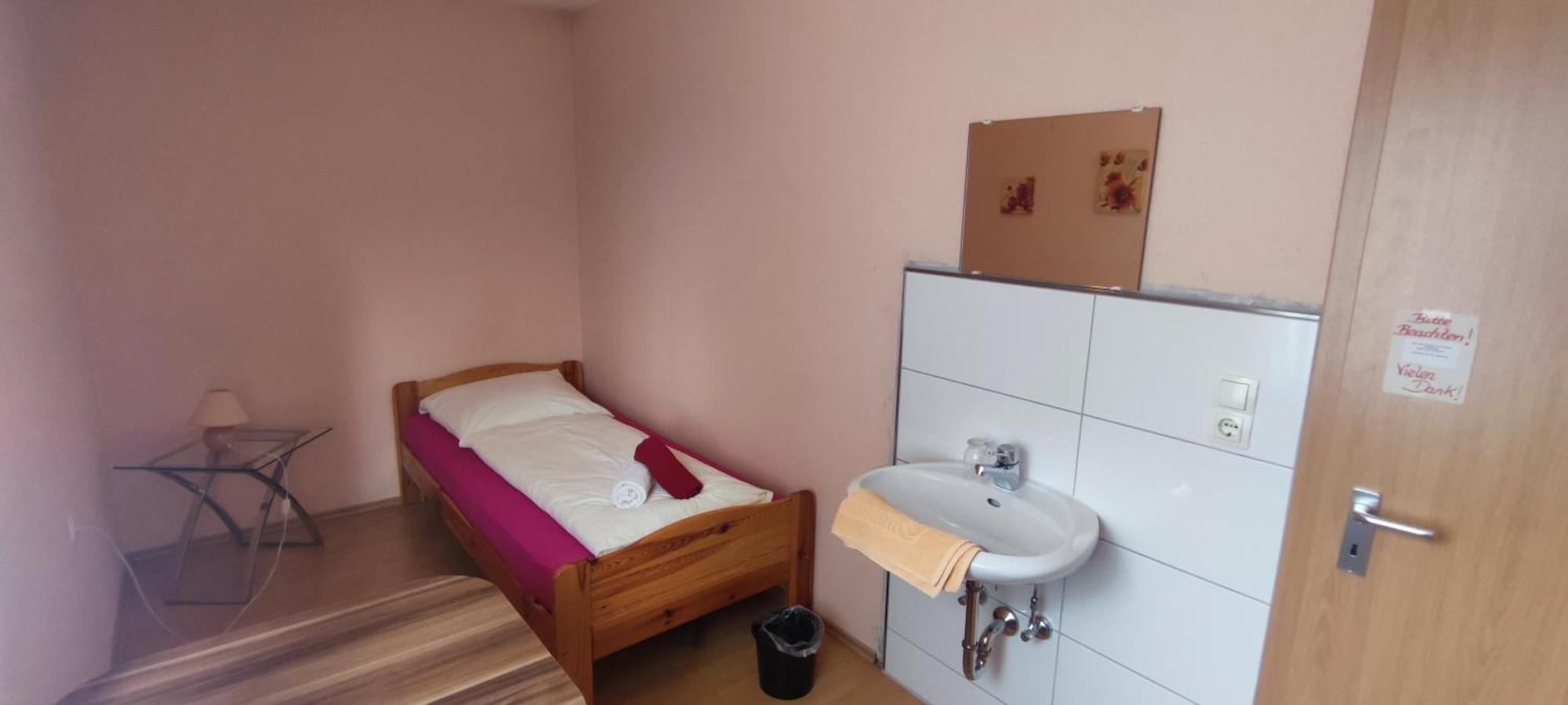 Alb Rooms, Zimmer Auf Der Schwaebischen Alb Oberlenningen エクステリア 写真